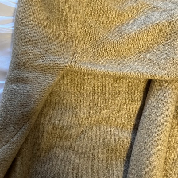 Sweater this is a tan color. It’s very soft size generous size medium - Picture 6 of 7